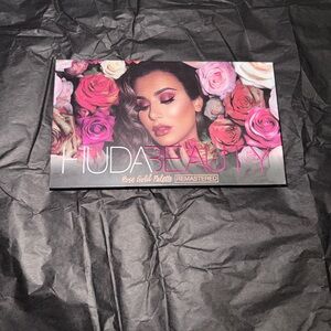 Huda Beauty Rose Gold Palette Remastered